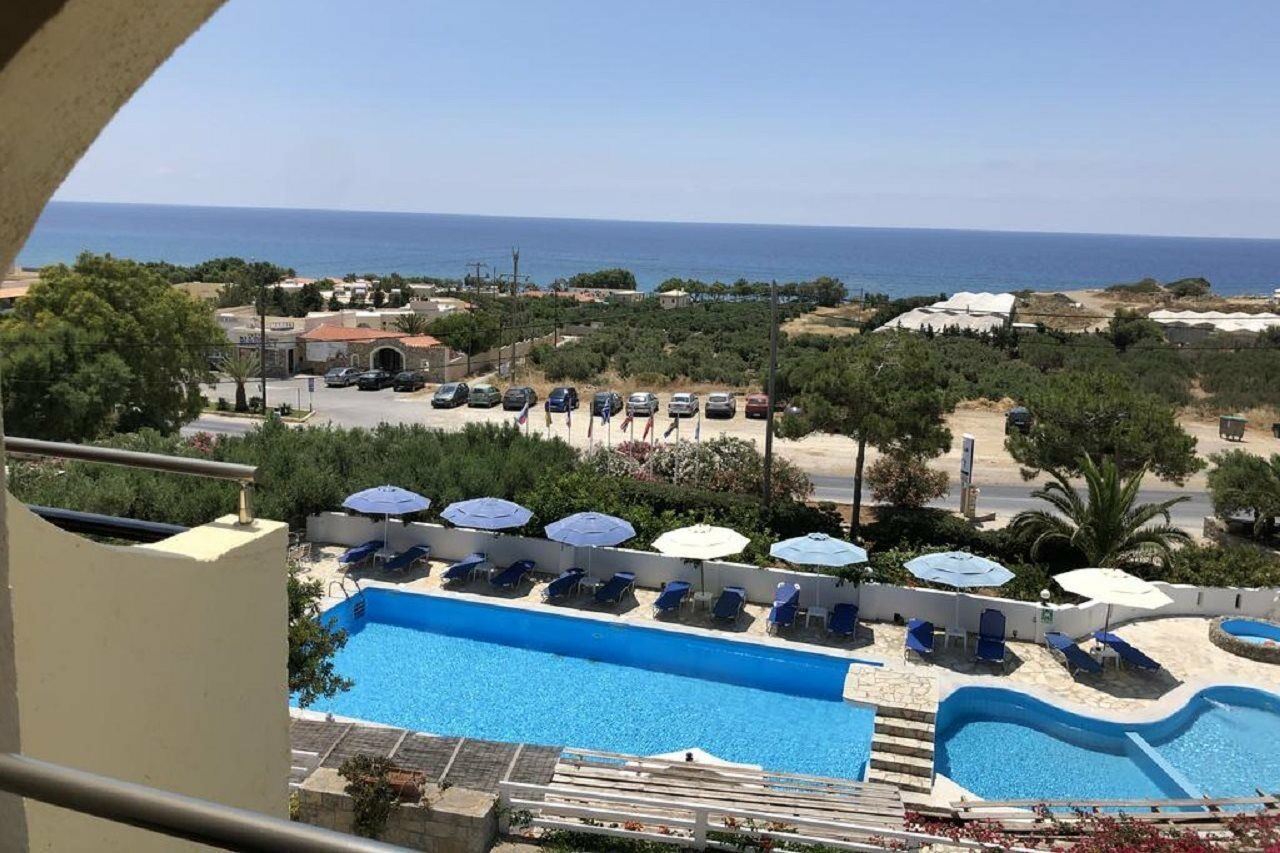 Blue Sky Hotel Kucunári Kültér fotó